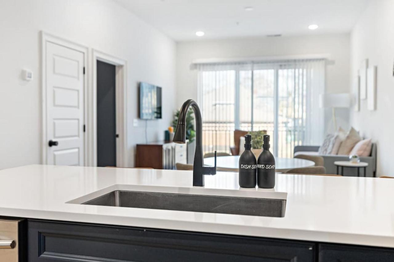 Modern Nashville Condo 5 Beds -3 Miles To Downtown エクステリア 写真